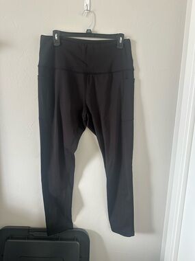 VOGO Athletica Black High-Waist Pocket Leggings